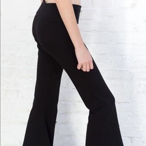 BRANDY MELVILLE AALIYAH FLARE PANTS